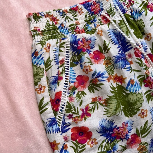 LINEN BLEND FLORAL SHORTS • SIZE S • BRIGGS • NWT - Picture 8 of 9